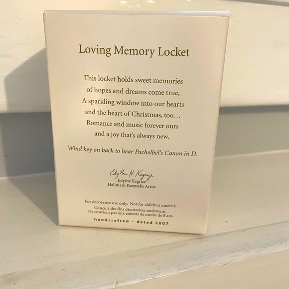 Keepsake Memory Locket - Picture 3 of 3